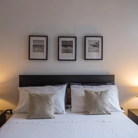 Caliph House 128 Bari