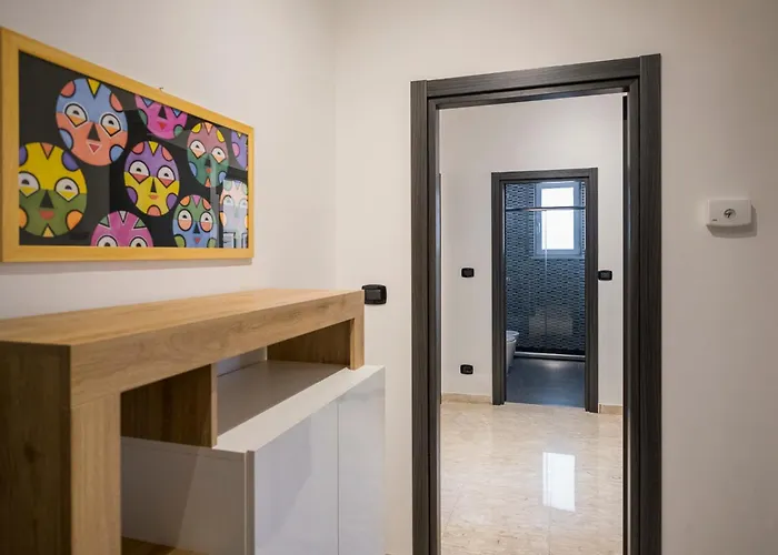 Caliph House 128 * Bari