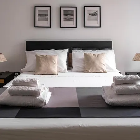 Caliph House 128 * Bari