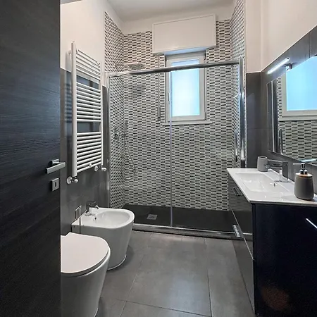 Caliph House 128 Бари