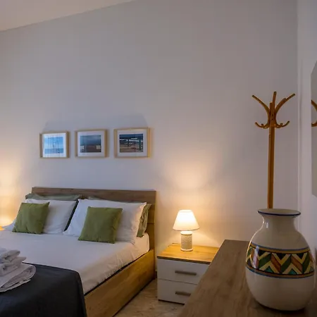 Caliph House 128 * Бари