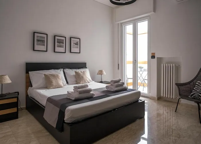 Caliph House 128 * Bari